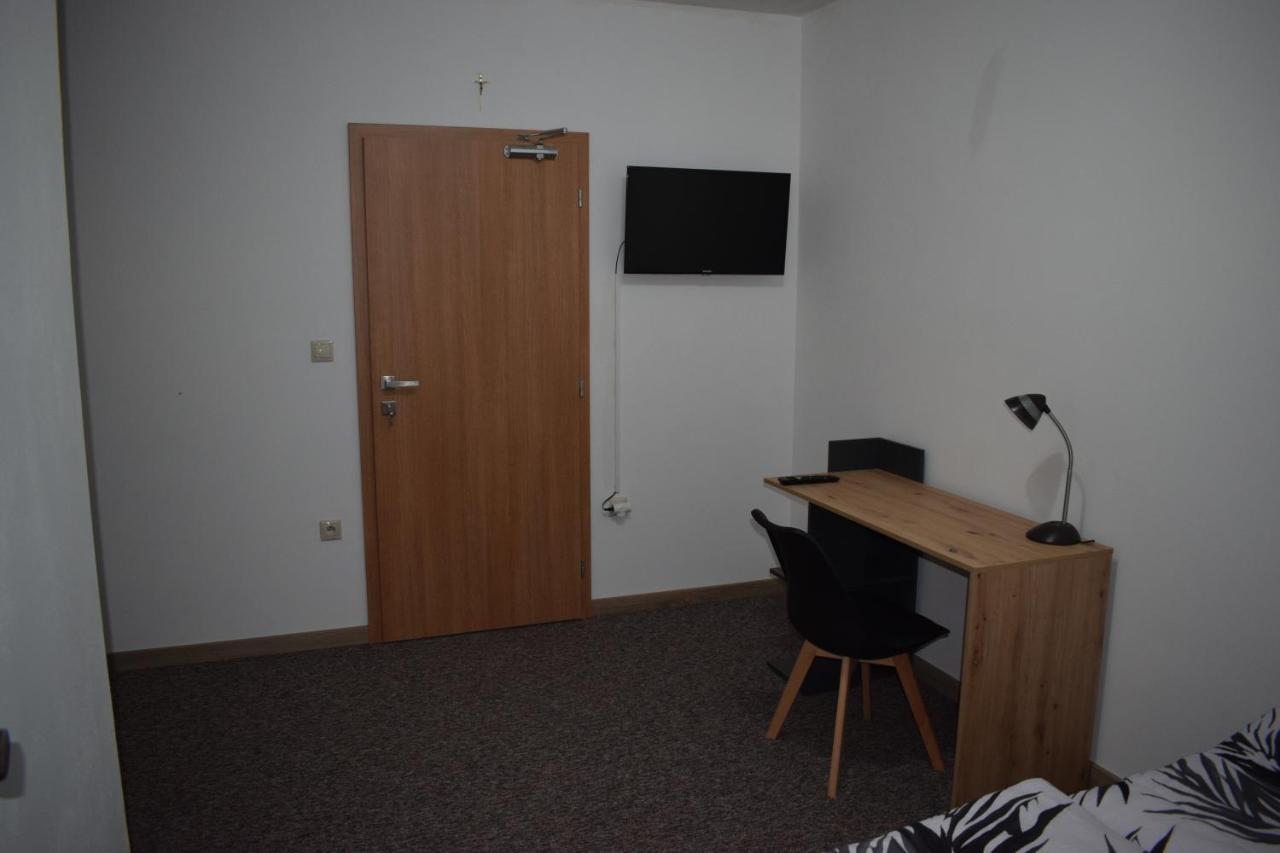 Ms-Ubytovanie Hotel Dolny Kubin Zewnętrze zdjęcie